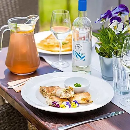 Birtok Royal Apartmanhaz 3*